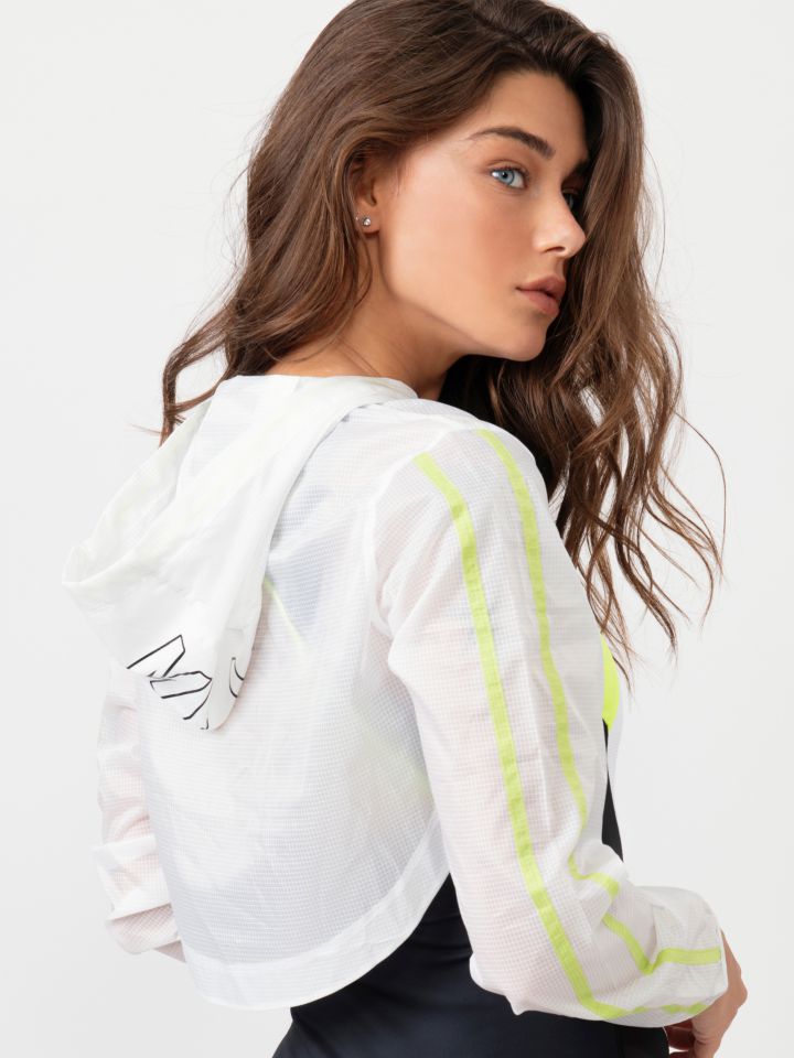 ג`קט ניילון בשילוב אורכים מנוגדים