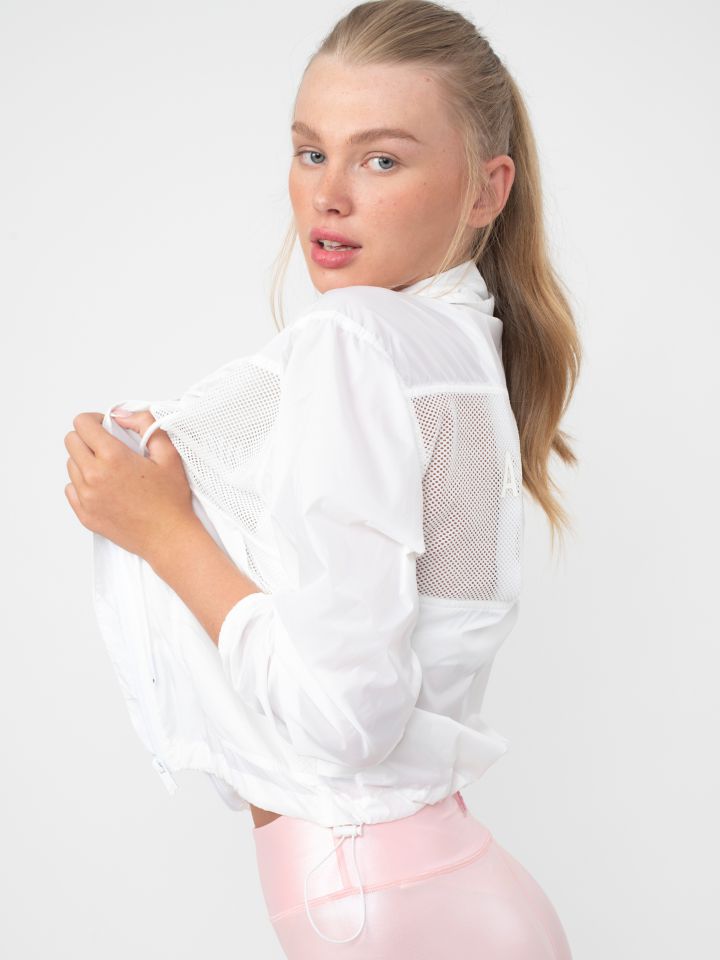 ג`קט ניילון בשילוב רשת בגב