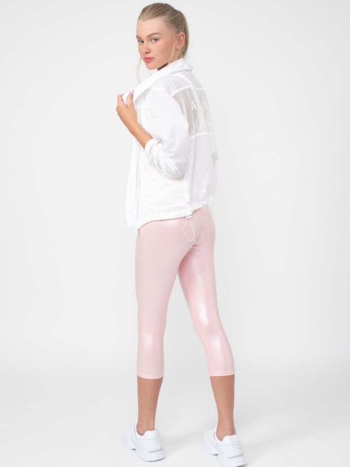 ג`קט ניילון בשילוב רשת בגב