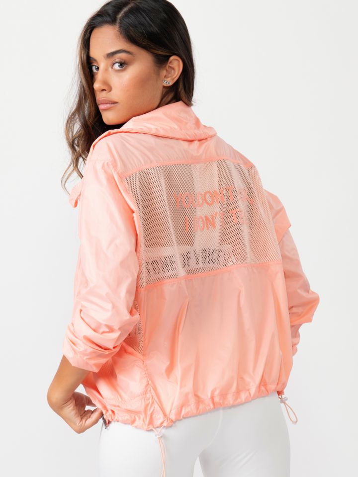 ג`קט ניילון בשילוב רשת בגב