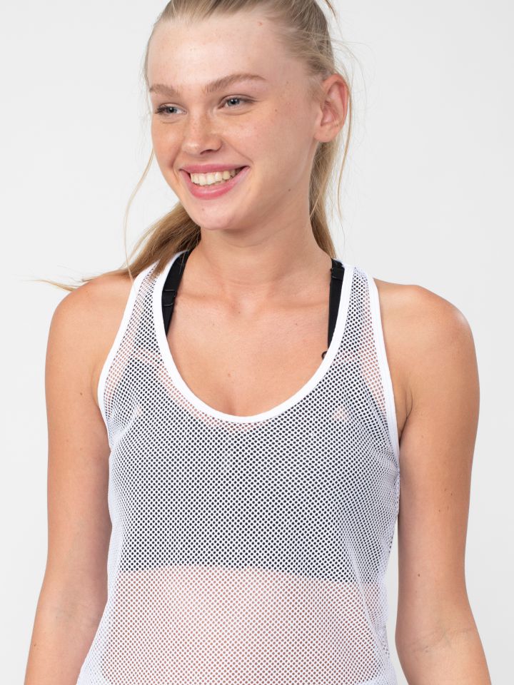 גופיית רשת עם חתכים