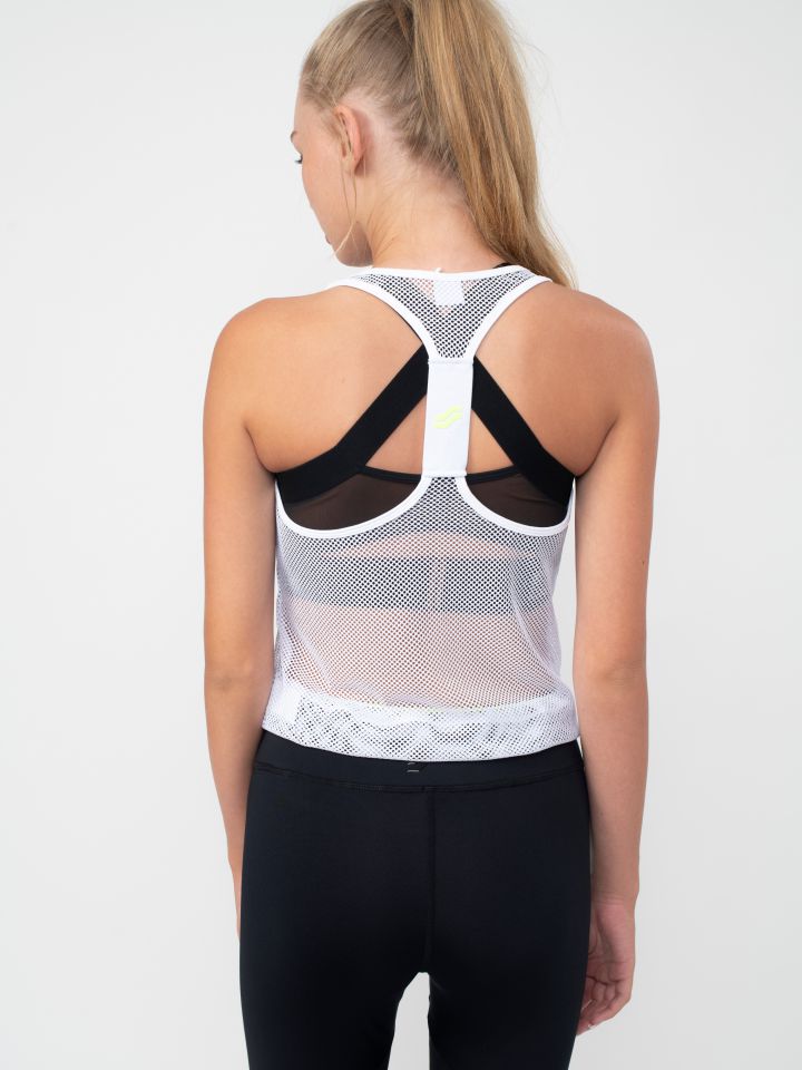 גופיית רשת עם חתכים