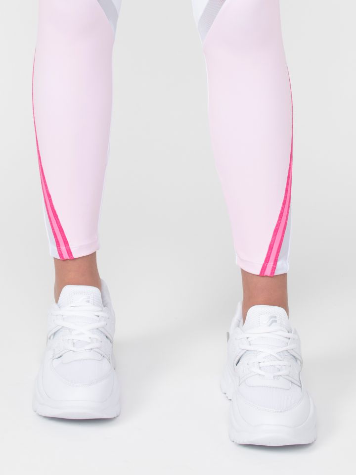 נעלי ספורט עם סוליה עבה