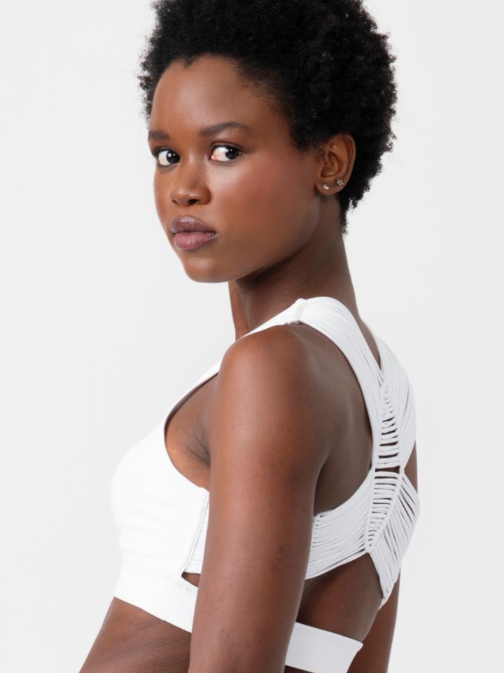 חזיית אימון בשילוב מקרמה